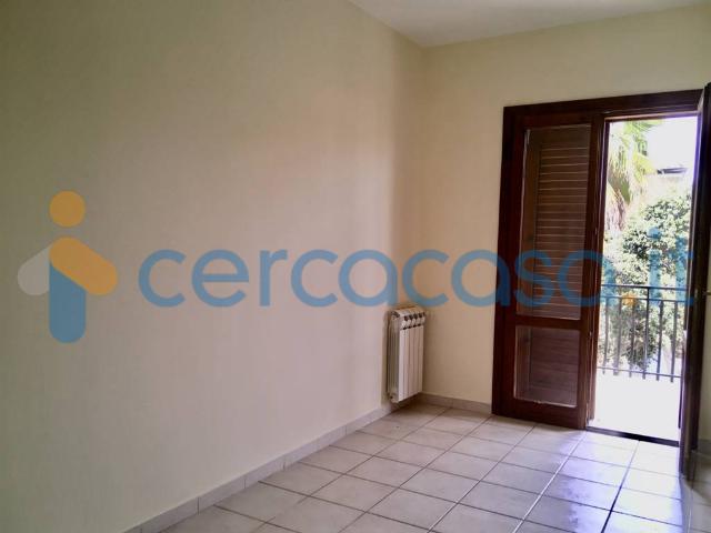 Villa a schiera in ottime condizioni, in affitto in Via Giuseppe Cannizzaro 6, Siracusa