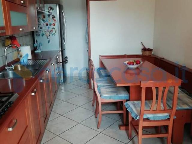 Villa a schiera in ottime condizioni, in affitto in Via Plinio Il Vecchio, Quarto