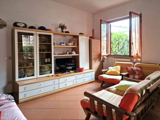 VILLA A SCHIERA in VENDITA a MASSA MARINA DI MASSA di 3 vani