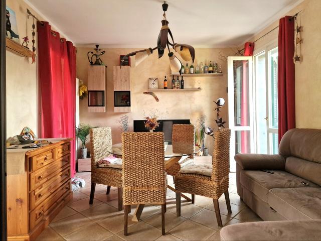 VILLA A SCHIERA in VENDITA a MASSA QUERCIOLI/RINCHIOSTRA di 6 vani