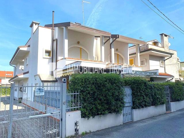 Villa a schiera in vendita a Massa