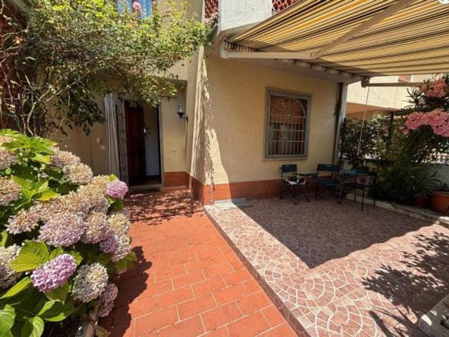 Villa a schiera in vendita a Massa