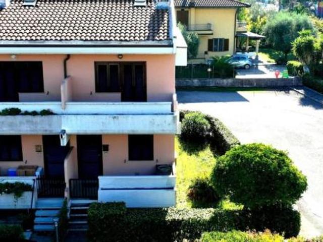 Villa a schiera in vendita a Massa