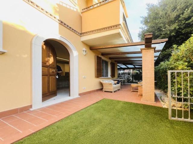 Villa a schiera in vendita a Massa