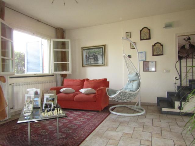 VILLA A SCHIERA in VENDITA a MASSAROSA PIAN DI CONCA di 6 vani