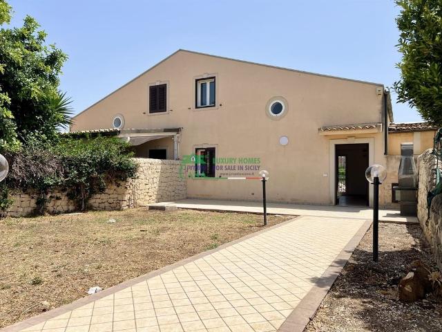 Villa a schiera in vendita a Marina di Ragusa, Ragusa