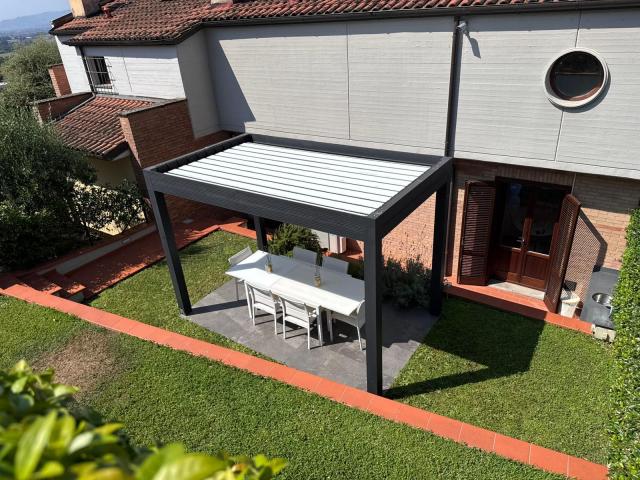 VILLA A SCHIERA in VENDITA a MONTALE di 5 vani