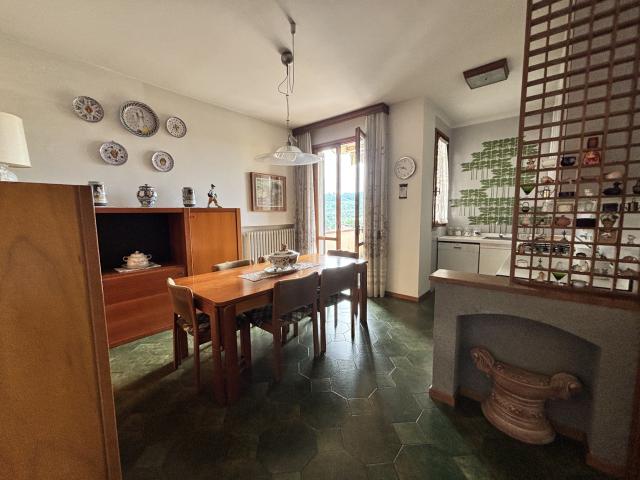 VILLA A SCHIERA in VENDITA a MONTELUPO FIORENTINO di 8 vani