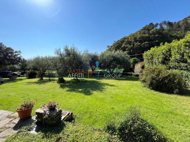 Villa a schiera in vendita a Montignoso