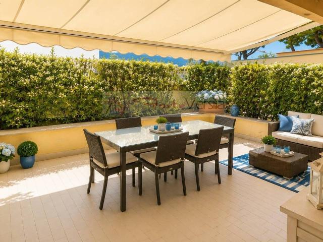 Villa a schiera in vendita a Montignoso