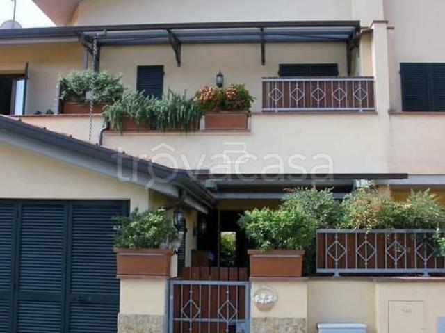 Villa a schiera in vendita a Montignoso via Marina