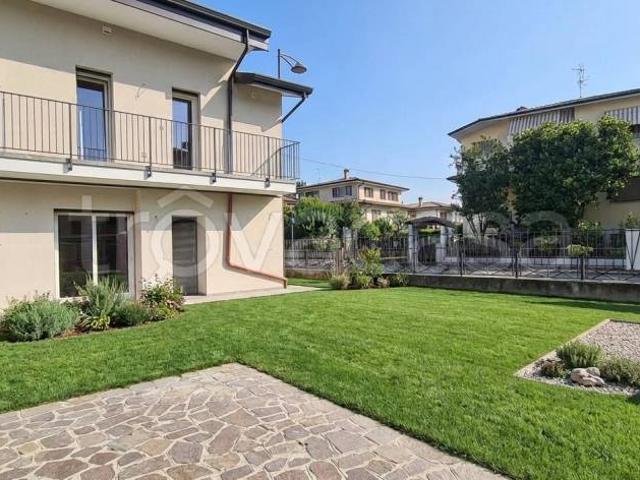 Villa a schiera in vendita a Mozzanica via Papa Giovanni XXIII