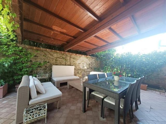 Villa bifamiliare in vendita a Nepi