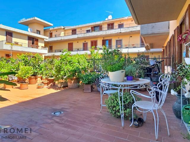 VILLA A SCHIERA in VENDITA a ALTOPASCIO CENTRO di 5 vani