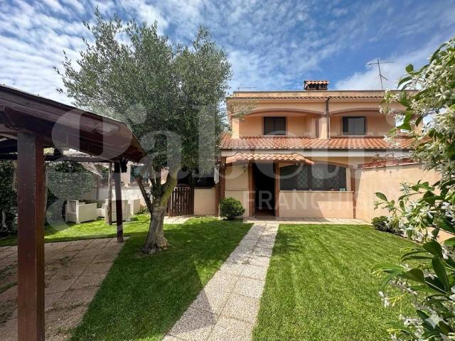 Villa a schiera in vendita a Ardea