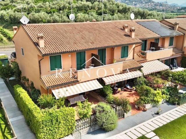 Villa a schiera in vendita a Bardolino via Santa Margherita, Calmasino