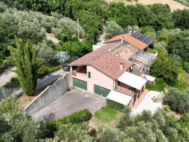 Villa a schiera in vendita a Borghi