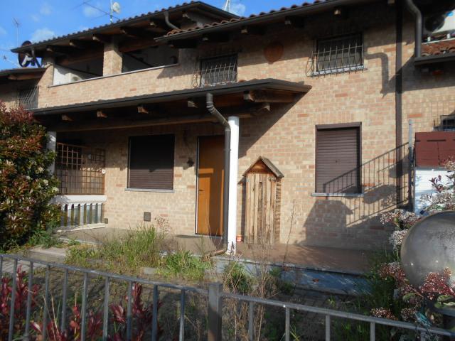 VILLA A SCHIERA in VENDITA a BORGO D'ALE di 4 vani