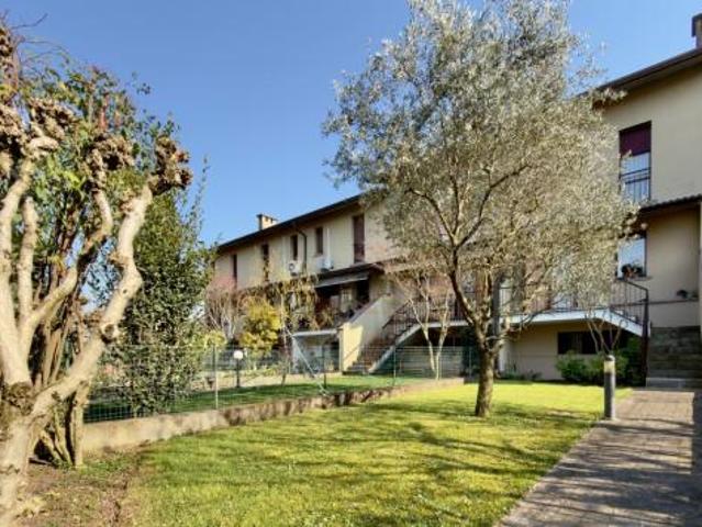 Villa a schiera in vendita a Brescia