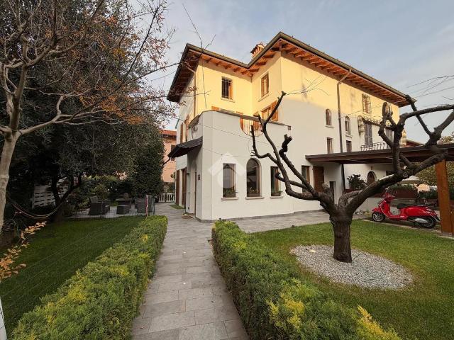 Villa a schiera in vendita a Brescia
