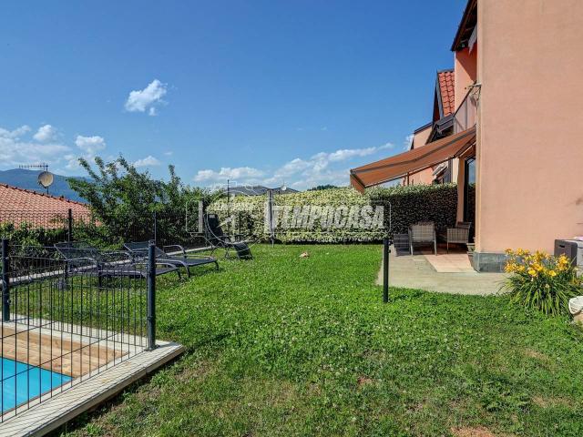 Villa a schiera in vendita a Brezzo Di Bedero