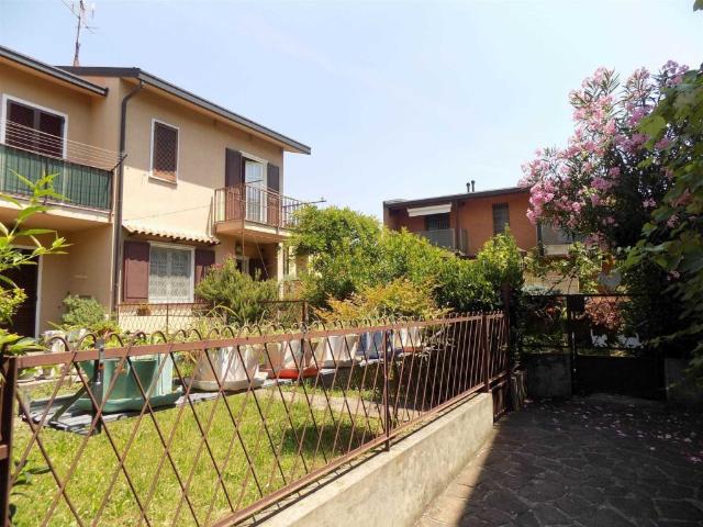 Villa a schiera in vendita a Brugherio via Nazario Sauro 129