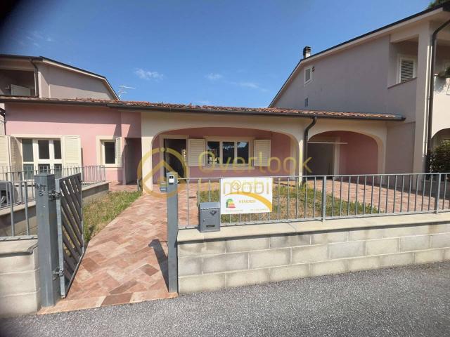 Villa a schiera in vendita a Cascina
