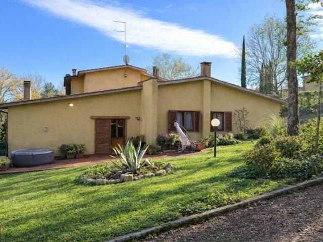VILLA A SCHIERA in VENDITA a CASTELNUOVO BERARDENGA San Giovanni a Cerreto di 8 vani