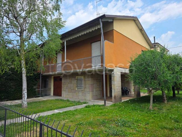 Villa a schiera in vendita a Castelnovo di Sotto via Giovanni Pascoli