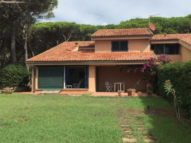 VILLA A SCHIERA in VENDITA a CASTIGLIONE DELLA PESCAIA di 5 vani