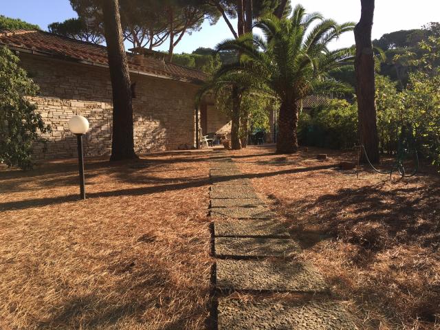 VILLA A SCHIERA in VENDITA a CASTIGLIONE DELLA PESCAIA RIVA DEL SOLE di 4 vani
