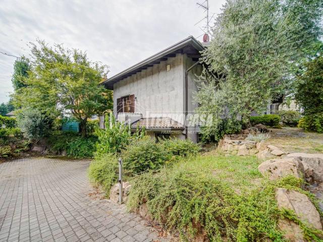 Villa a schiera in vendita a Carnago