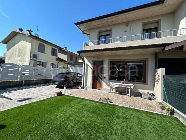 Villa a schiera in vendita a Caravaggio viale Europa Unita