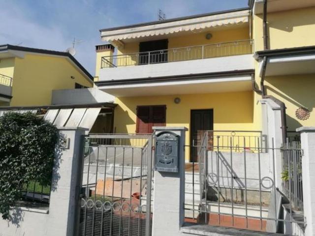 Villa a schiera in vendita a Carrara