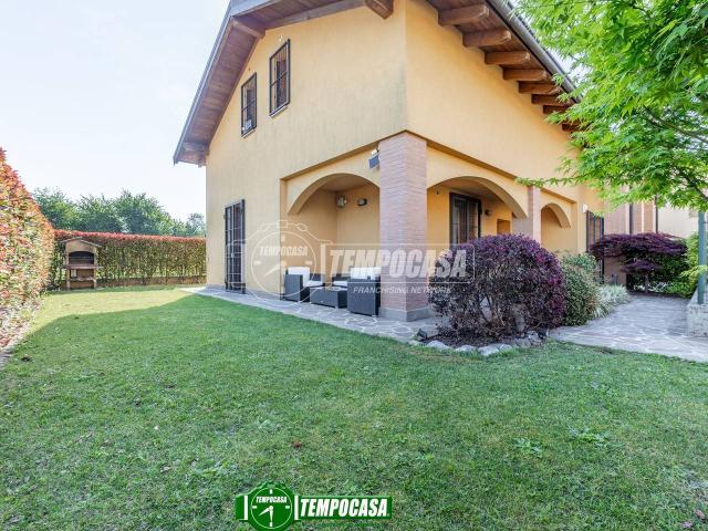 Villa a schiera in vendita a Cavenago Di Brianza