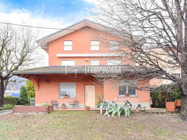 Villa a schiera in vendita a Cesana Brianza