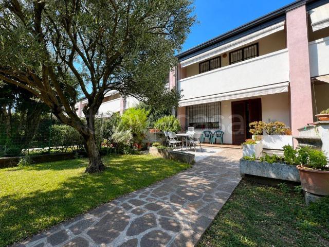 Villa a schiera in vendita a Chiari via Antonio Vivaldi, 4