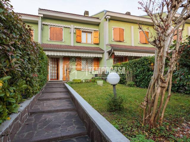 Villa a schiera in vendita a Collecchio