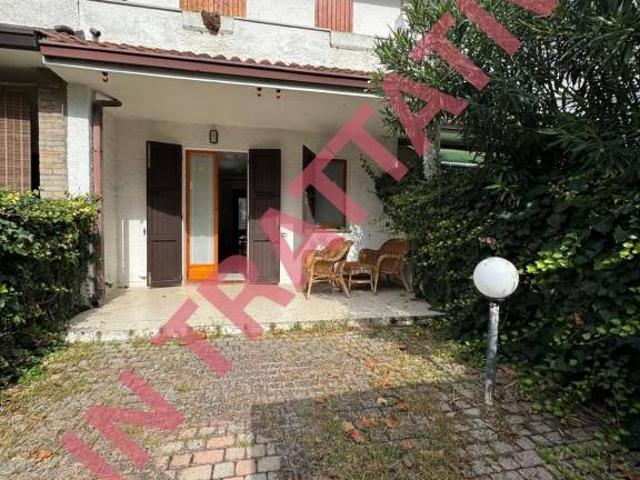 Villa a schiera in vendita a Comacchio viale Inghilterra, 92, Lido Delle Nazioni