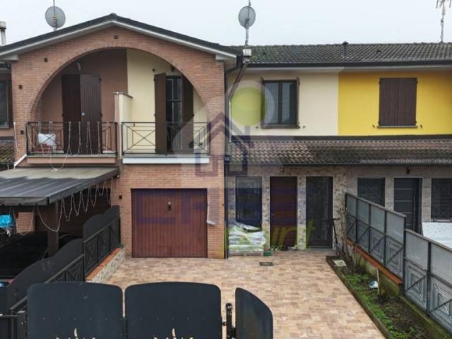 Villa a schiera in vendita a Cremona via casalmaggiore 271B, Bagnara