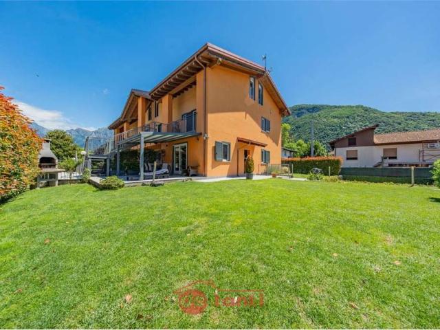 Villa a schiera in vendita a Dubino via Spluga