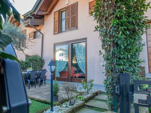 Villa a schiera in vendita a Daverio via Giovanni xxiii, 9