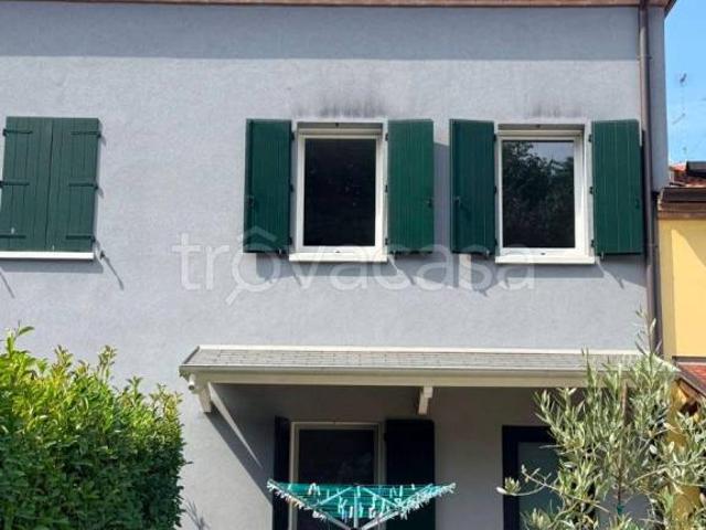 Villa a schiera in vendita a Ferrara via Legnano, 11, Via Modena