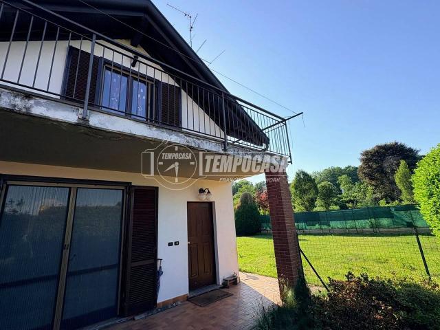 Villa a schiera in vendita a Fino Mornasco