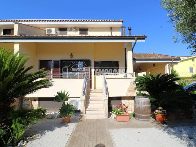Villa a schiera in vendita a Fiumicino