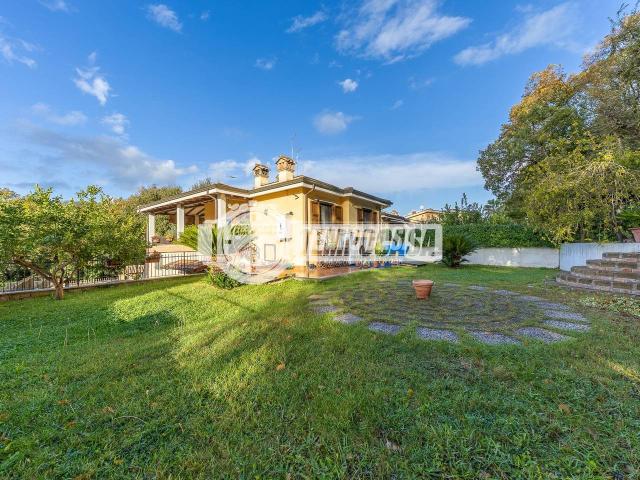 Villa a schiera in vendita a Fiumicino