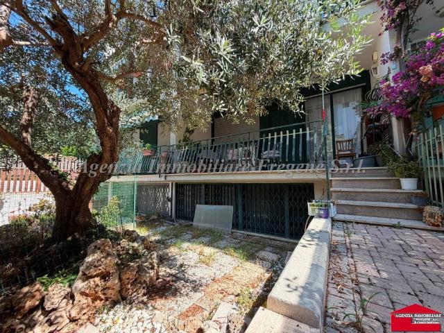 Villa a schiera in vendita a Fiumicino via Fontespina, 13, Fregene