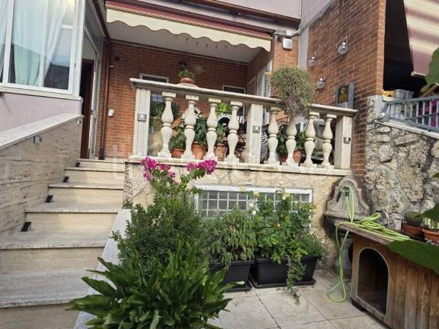 Villa a schiera in vendita a Guidonia Montecelio via Fratelli Agostini, Villanova