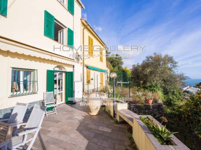 Villa a schiera in vendita a Genova via dei Floricoltori, Nervi