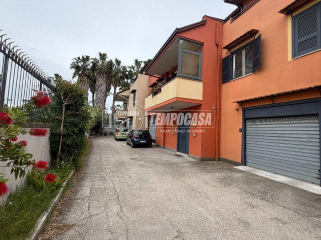 Villa a schiera in vendita a Giugliano In Campania